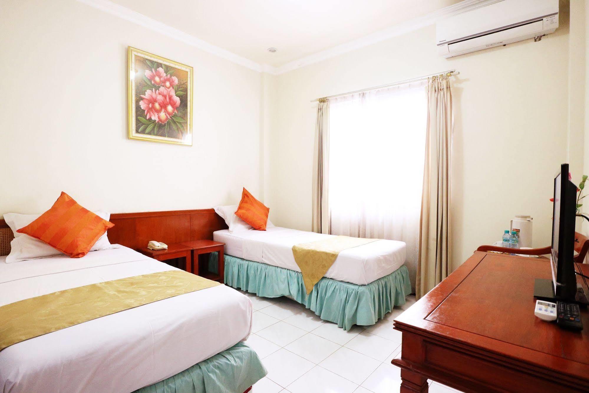 Hotel Pasah Asi スラバヤ エクステリア 写真